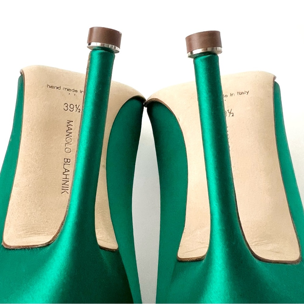Manolo Blahnik Green Heels with Embellished Buckle - Picture 13 of 14